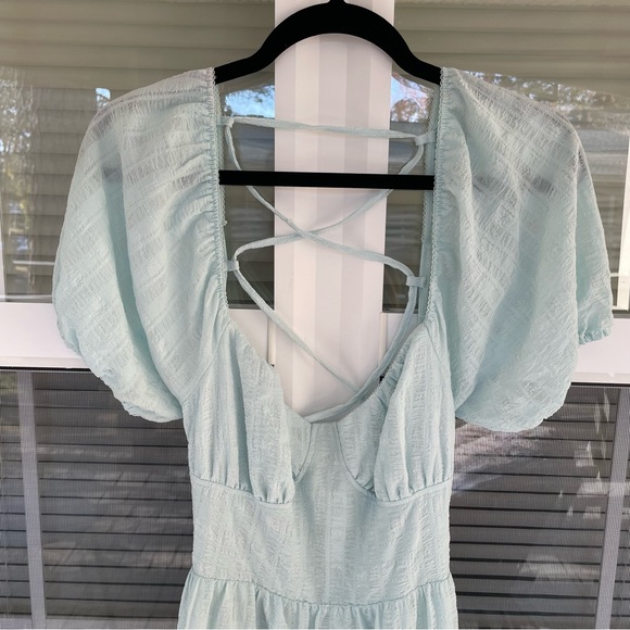 Elegant Light Blue Women's Dress - Picture 3 of 6